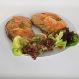 Pain De Campagne, Cream Cheese, Saumon Fumé, Concombre