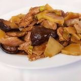 66.Pollo Con Bambú Y Setas