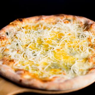 Pizza Quattro Formaggi 100cm x 35cm