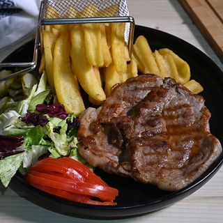 Meniu grătar porc (bautura inclusa)