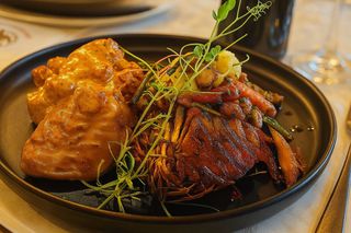 Mușchi de vită Sighișoara cu piure de cartofi și legume