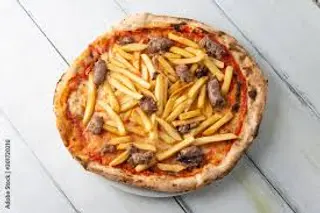Pizza salsiccia e patate fritte