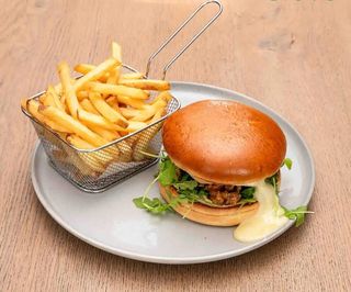 Burger Camembert (znaczek vege) 370 g