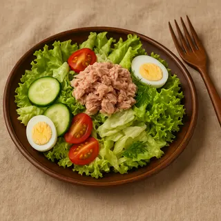 Салат з консервованим тунцем (250г)