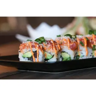 Spicy tuna crunch roll