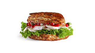 Bułka francuska z serem camembert