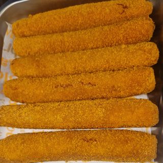 Flamenquines rellenos de jamon york y queso con patatas fritas