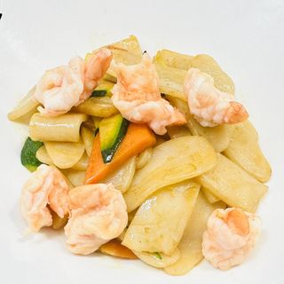117 Gnocchi di riso con gamberi e verdure misto