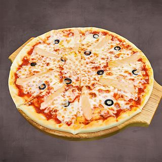 Пицца с лососем и рукколой