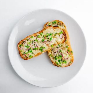 Spicy Cheesy Garlic Bread