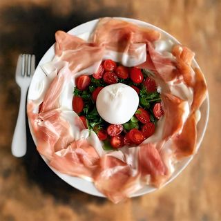 Burrata e crudo