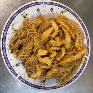 Fideos de arroz con pollo (sin verdura)