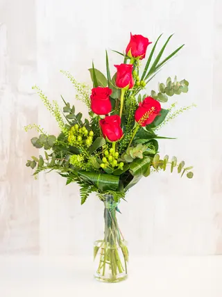 5 Rosas Rojas Con Jarrón