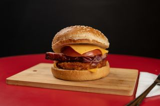 Sandwich Pork + 1 portie de cartofi pai GRATIS