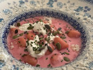 PINK GNOCCHI CON CREMA DE PARMESANO