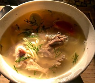 Бульйон з курочкою і домашньою лапшою (310г)