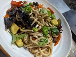 Удон з телятиною (260г)