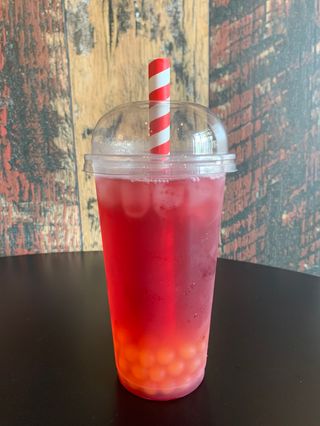 Boba tea capsune si fructe padure