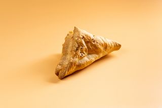 Слойка з капустою і грибами (100г)