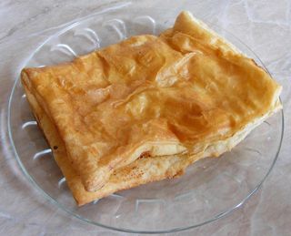 Placinta macedonia cu branza