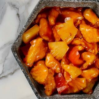 Pollo con Ananas in Salsa Agrodolce