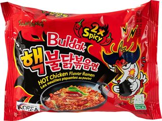 Локшина рамен з куркою ДУЖЕ ГОСТРА HOT Chicken flavor ramen 2xSpicy SAMYANG (140g)