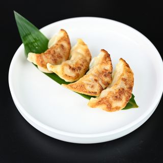 15 Yaki gyoza
