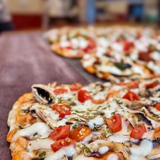 Pizza Contadina (Media)