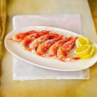 Fuente de Gambas Rojas