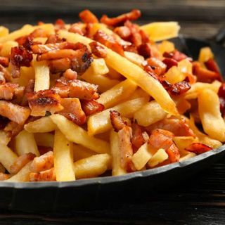 FRITAS COM BACON E MAIONESE DE ALHO