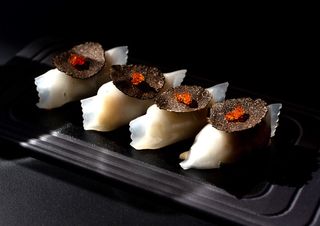Ravioli black cod e tartufo - 4 pezzi