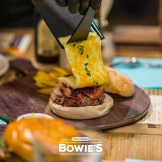 Hamburguesa Raclette La Suiza - MEJOR HAMBURGUESA DE LA RIOJA 2022