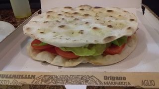 Pane arabo crudo