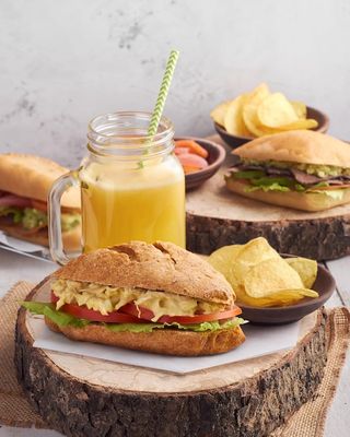 Offre sandwich au foie de poulet + ( jus gratuit)