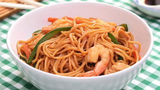 Fideos Chinos Con Tres Delicias