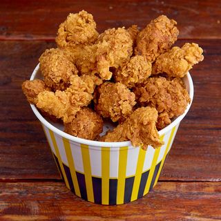 KUBEŁEK 30 szt pałeczki z kurczaka