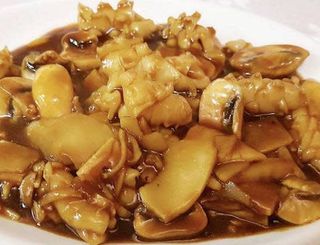 Calamares con Bambú y Setas Chinas