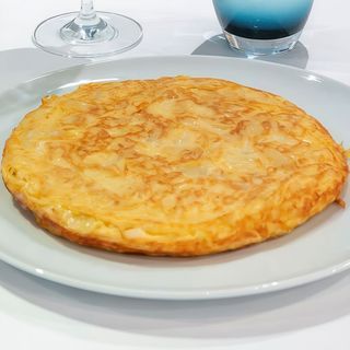 Tortilla de Betanzos con patatas y cebolla pochada