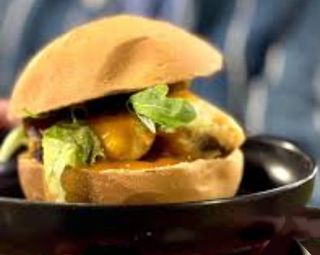 Panino con baccalà fritto e friggitelli