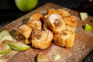 Minipatiserie cu mere rase și scorțișoară