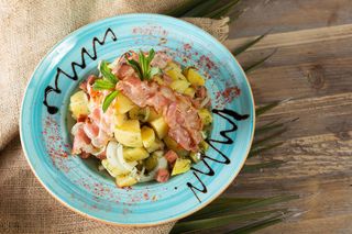 კარტოფილის სალათა ბეკონით