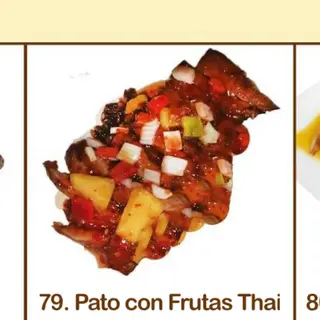 79. Pato con salsa de frutas Thai