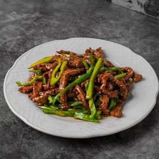 ternera con pimientos verdes