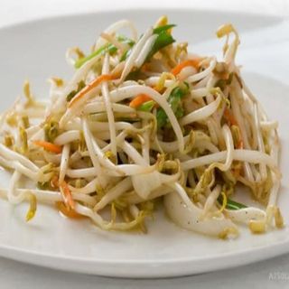 Brotes de soja fritos 