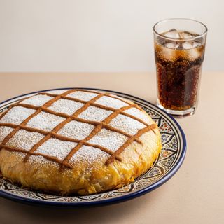 Pastilla Poulet et Amandes + Boisson au choix