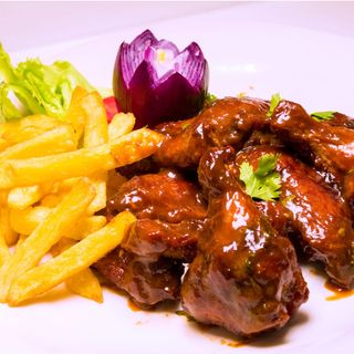 10 Pieces BBQ Wings + chips