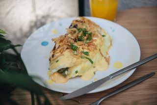 ცილის ომლეტი, ჩედარის სოუსით