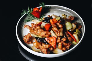 შემწვარი ძროხის ხორცი წითელი წიწაკით, D11