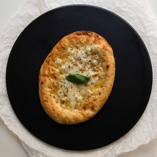 Pan De Ajo Con Mozzarella