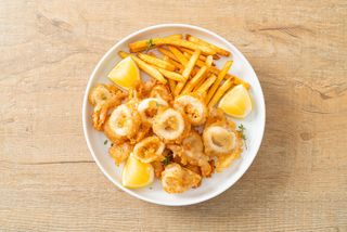 Ración De Calamares Con Papas Fritas